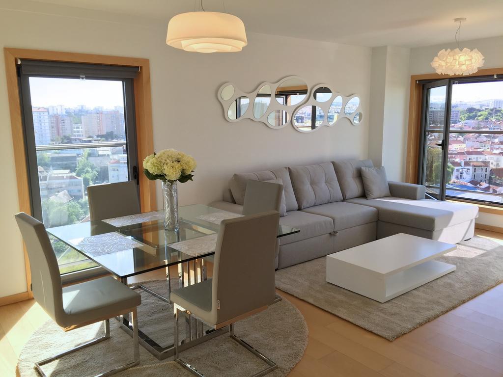 Finest Rentals - Expo Riverside Lisbon Room photo