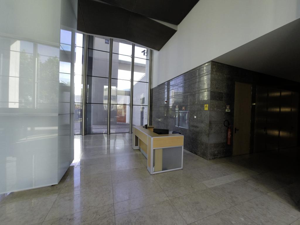 Finest Rentals - Expo Riverside Lisbon Room photo