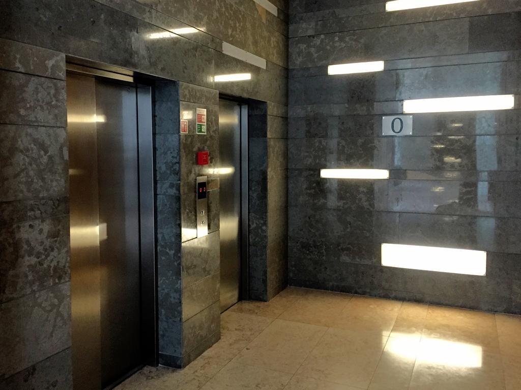Finest Rentals - Expo Riverside Lisbon Room photo