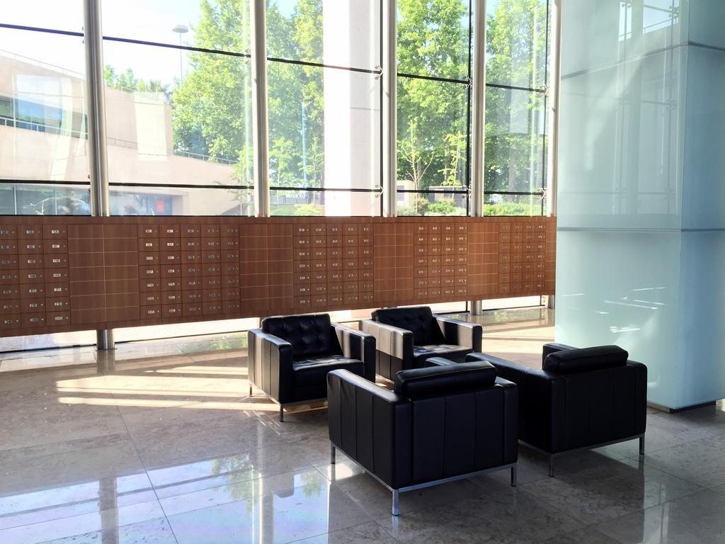 Finest Rentals - Expo Riverside Lisbon Room photo